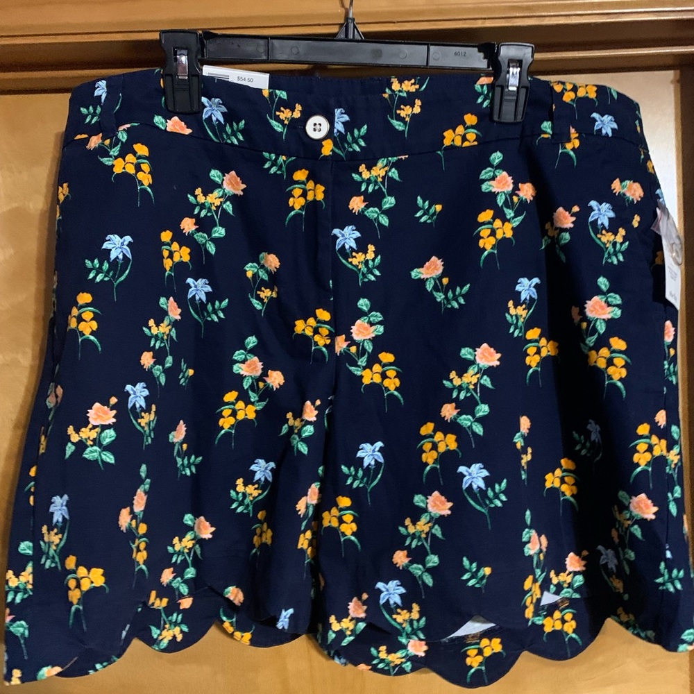 Crown and Ivy Shelby shorts NWT 20W